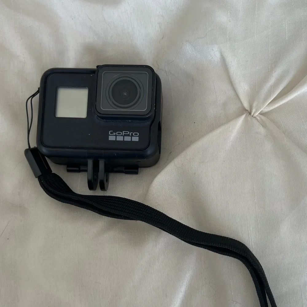 Selling GoPro 7 only used twice.
